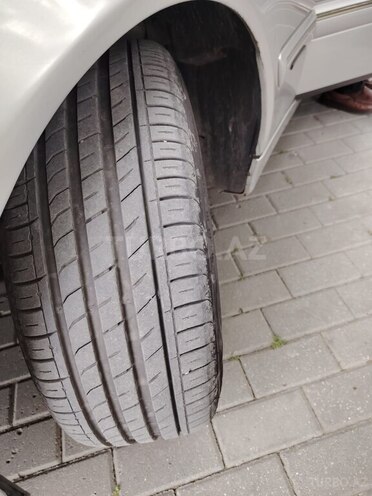 Mercedes E 200 2000, 380,000 km - 2.0 l - Yevlax