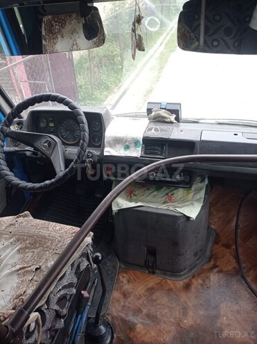 Mercedes 208 D 1991, 200,000 km - 2.4 л - Quba