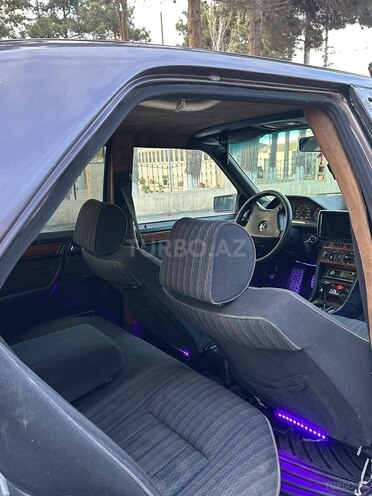 Mercedes E 200 1992, 453,235 km - 2.0 l - Xırdalan