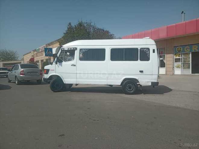 Mercedes 208 D 1994, 440,000 km - 2.5 л - Salyan