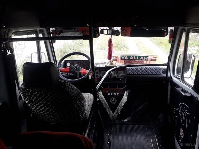 Mercedes 208 D 1994, 440,000 km - 2.5 л - Salyan