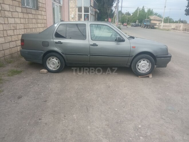 Volkswagen Vento 1993, 123,450 km - 1.8 л - Dəliməmmədli