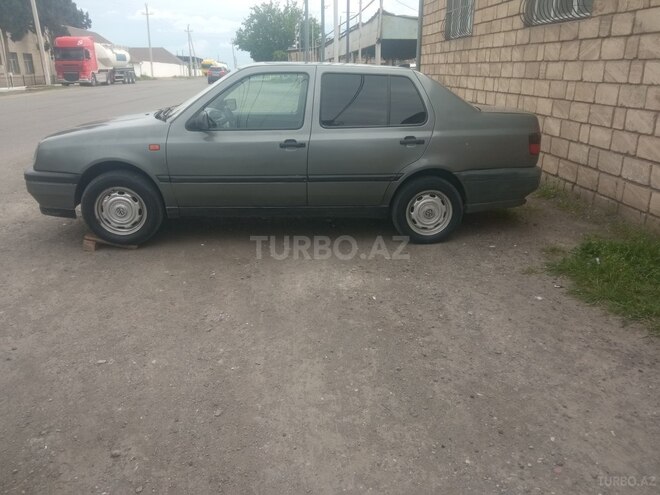 Volkswagen Vento 1993, 123,450 km - 1.8 л - Dəliməmmədli