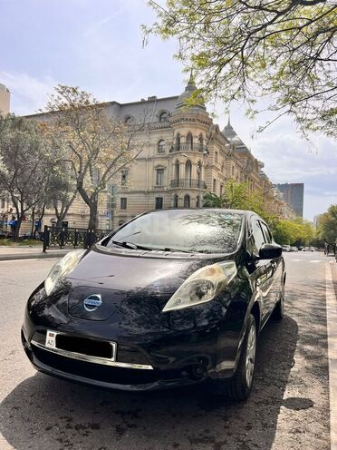 Nissan Leaf 2016, 104,800 km - 0.1 л - Bakı