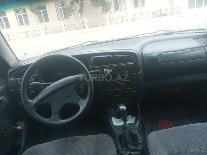 Volkswagen Vento 1993, 123,450 km - 1.8 л - Dəliməmmədli