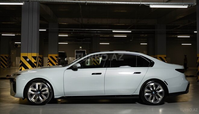 BMW i7 2023, 16,000 km - 0.0 l - Bakı
