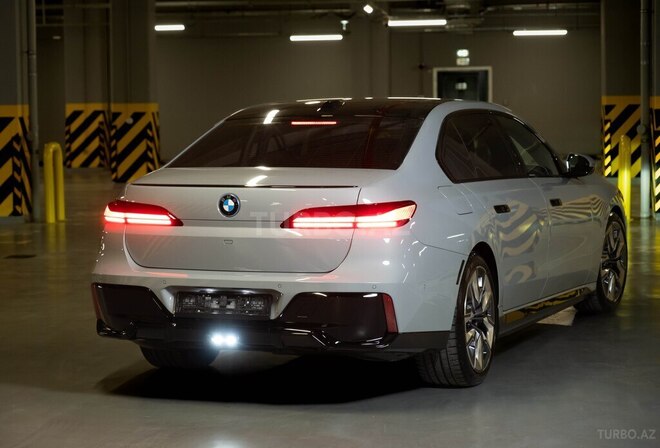 BMW i7 2023, 16,000 km - 0.0 l - Bakı