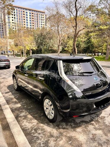 Nissan Leaf 2016, 104,800 km - 0.1 л - Bakı
