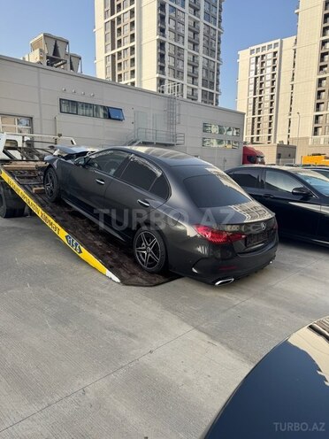 Mercedes C 300 e 2023, 19,000 km - 2.0 л - Bakı