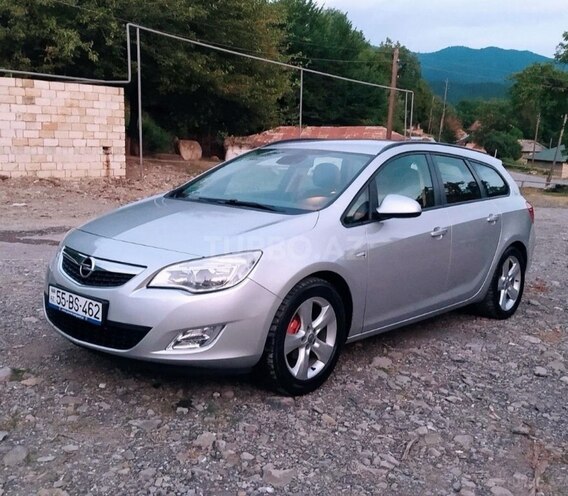 Opel Astra 2012, 200,000 km - 1.3 l - Şəki