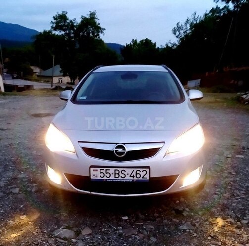 Opel Astra 2012, 200,000 km - 1.3 l - Şəki