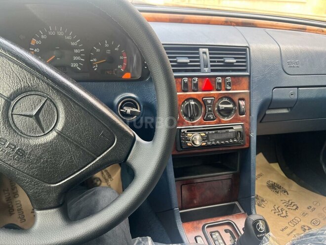 Mercedes C 220 1999, 300,000 km - 2.2 l - Bakı