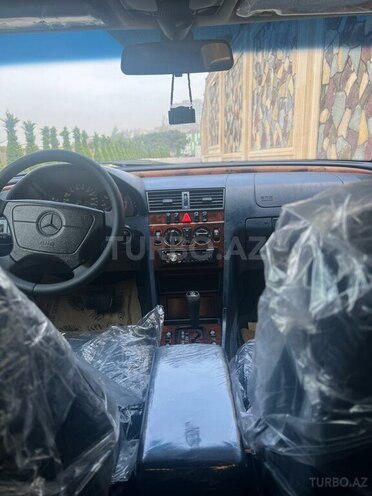Mercedes C 220 1999, 300,000 km - 2.2 l - Bakı