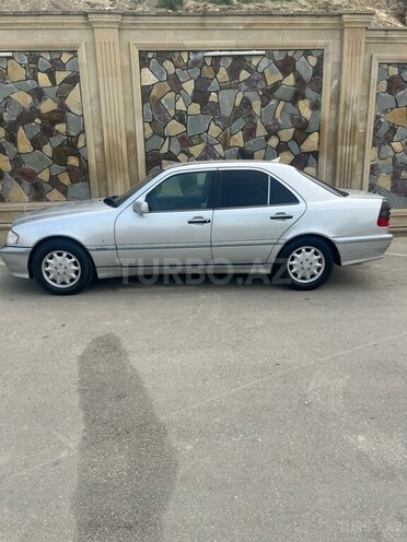 Mercedes C 220 1999, 300,000 km - 2.2 l - Bakı