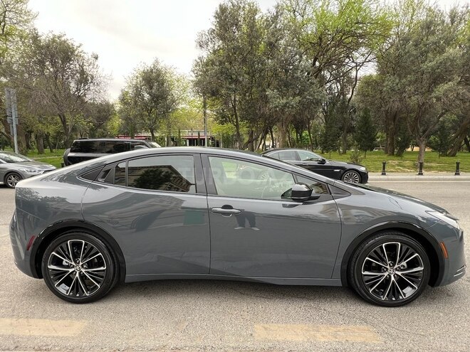 Toyota Prius 2023, 8,000 km - 1.8 л - Bakı