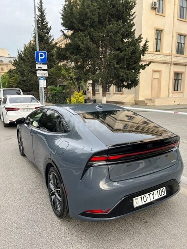 Toyota Prius 2023, 8,000 km - 1.8 л - Bakı