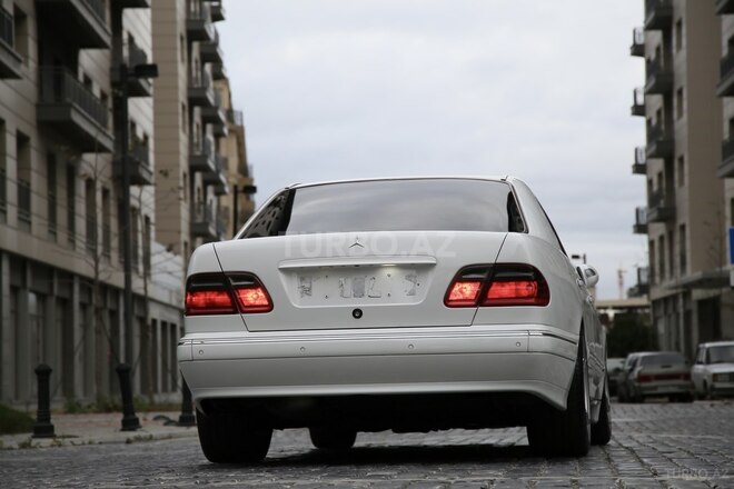 Mercedes E 320 2000, 279,577 km - 3.2 l - Bakı