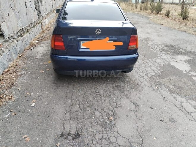 Volkswagen Polo 1997, 300,000 km - 1.6 л - Qax