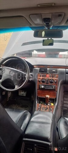 Mercedes E 220 d 2000, 436,537 km - 2.2 l - Xaçmaz
