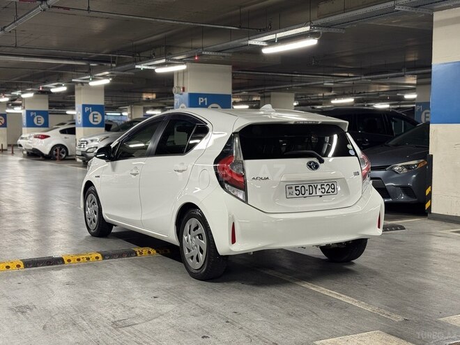 Toyota Aqua 2018, 120,000 km - 1.5 l - Bakı