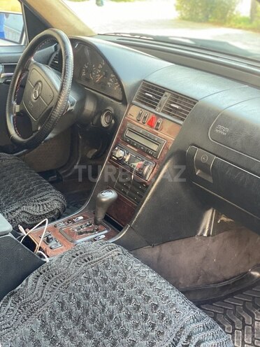 Mercedes C 200 1999, 381,000 km - 2.0 l - Yevlax