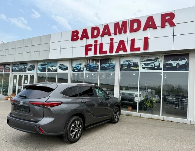 Toyota Highlander 2023, 17,000 km - 2.5 l - Bakı