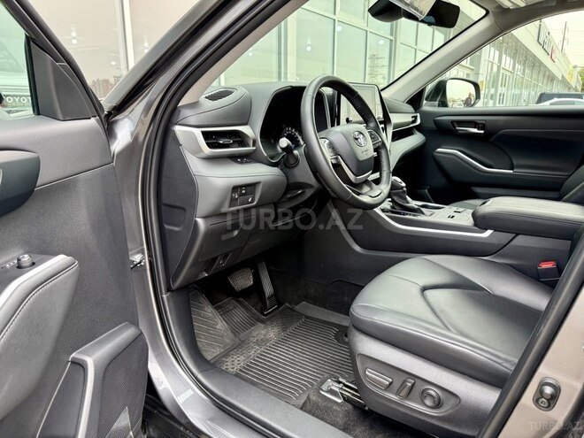 Toyota Highlander 2023, 17,000 km - 2.5 l - Bakı