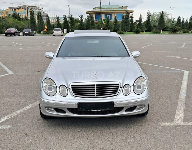 Mercedes E 240 2003, 274,328 km - 2.6 l - Xırdalan