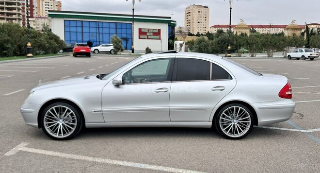 Mercedes E 240 2003, 274,328 km - 2.6 l - Xırdalan