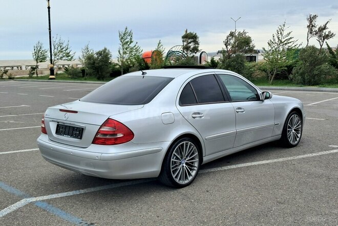 Mercedes E 240 2003, 274,328 km - 2.6 l - Xırdalan