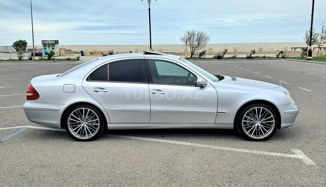 Mercedes E 240 2003, 274,328 km - 2.6 l - Xırdalan