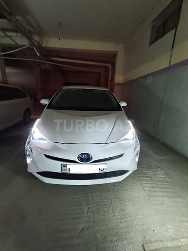 Toyota Prius-4