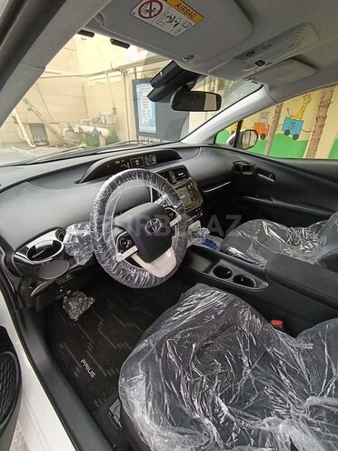 Toyota Prius-19