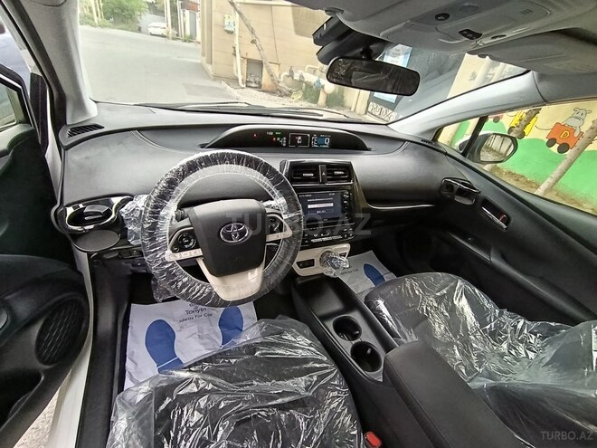 Toyota Prius-14