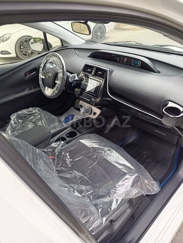 Toyota Prius-13
