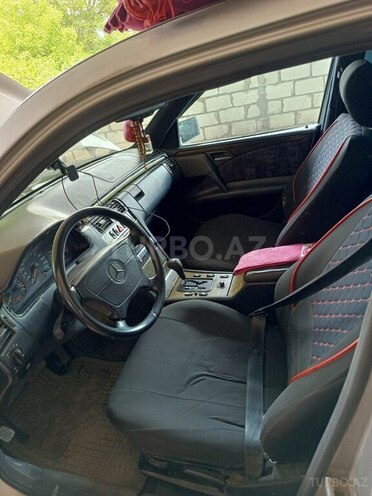 Mercedes E 220 d 4MATIC 1996, 343,604 km - 2.3 l - Qazax