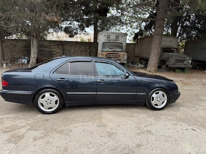 Mercedes E 240 2000, 167,000 km - 2.4 l - Bakı