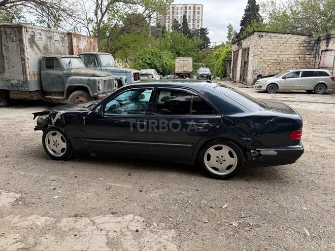 Mercedes E 240 2000, 167,000 km - 2.4 l - Bakı