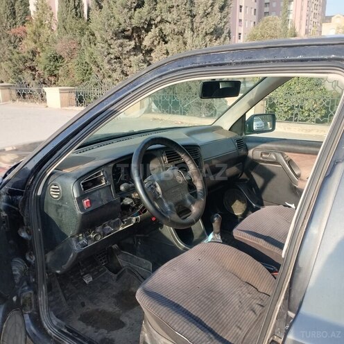 Volkswagen Golf 1995, 200,000 km - 1.5 l - Sumqayıt
