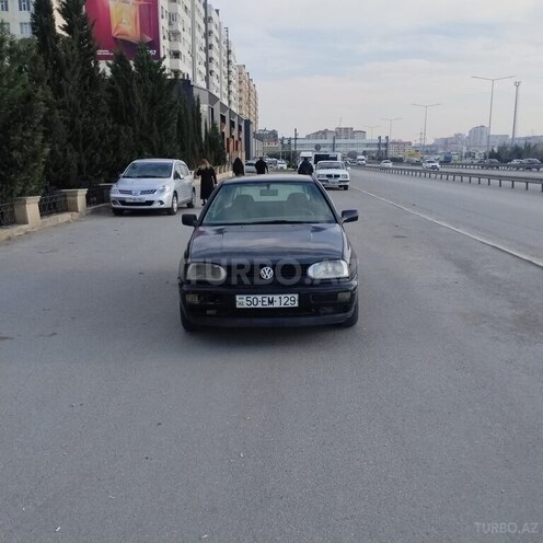 Volkswagen Golf 1995, 200,000 km - 1.5 l - Sumqayıt