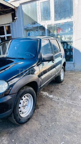 Chevrolet Niva 2012, 237,849 km - 1.7 л - Lerik
