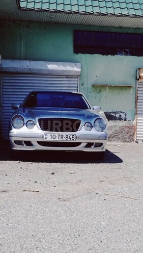 Mercedes E 240 1999, 309,000 km - 2.4 л - Ucar