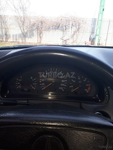 Mercedes E 220 d 1998, 689,000 km - 2.2 l - Masallı