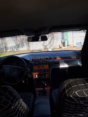 Mercedes E 220 d 1998, 689,000 km - 2.2 l - Masallı
