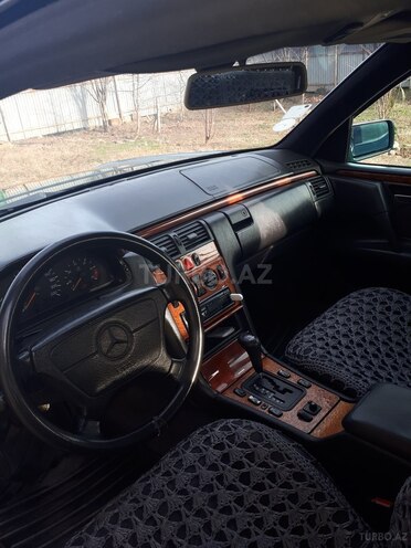 Mercedes E 220 d 1998, 689,000 km - 2.2 l - Masallı