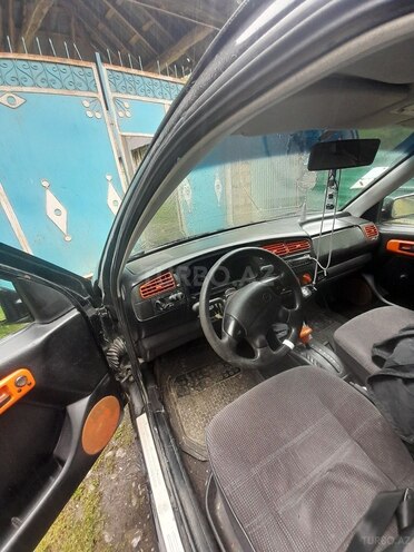 Volkswagen Golf 1996, 276,778 km - 2.0 l - Qəbələ
