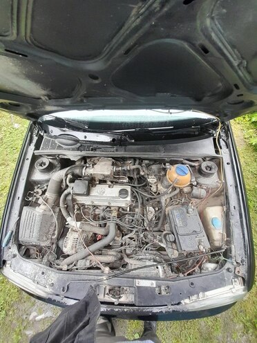 Volkswagen Golf 1996, 276,778 km - 2.0 l - Qəbələ