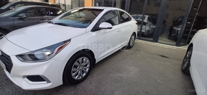 Hyundai Accent-2