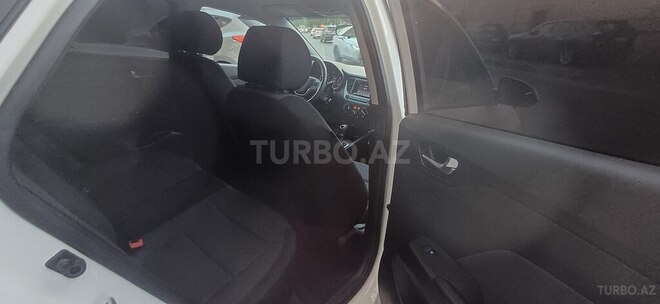 Hyundai Accent-5