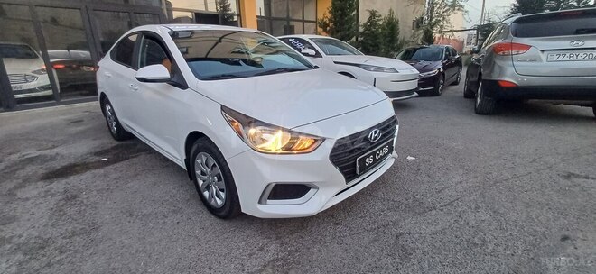 Hyundai Accent-10